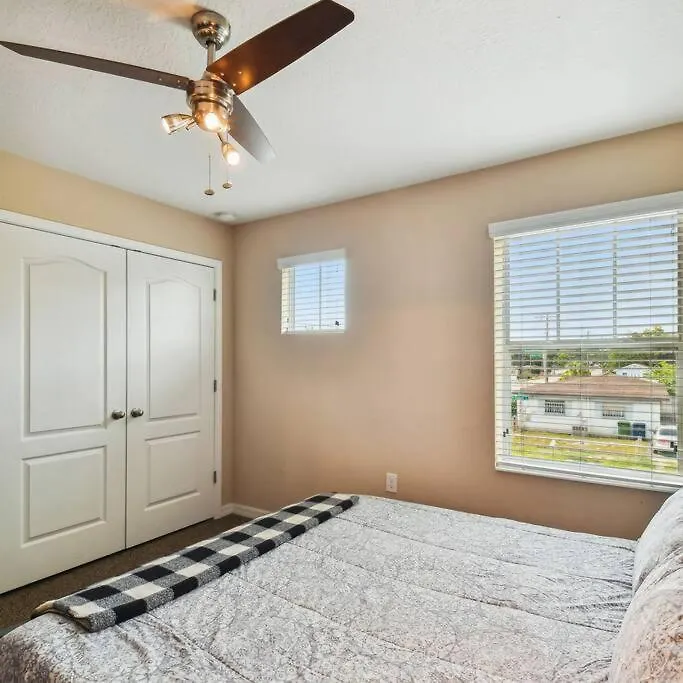 2 King Bed Hot Tub Home Tampa ABD