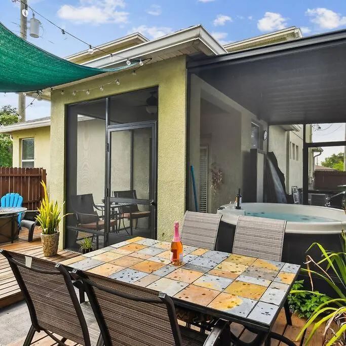 2 King Bed Hot Tub Home Tampa 0*,